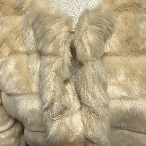 Cache Cache Long Sleeve Faux Fur Coat Jacket Tan Cream Womens Size M - Picture 4 of 8